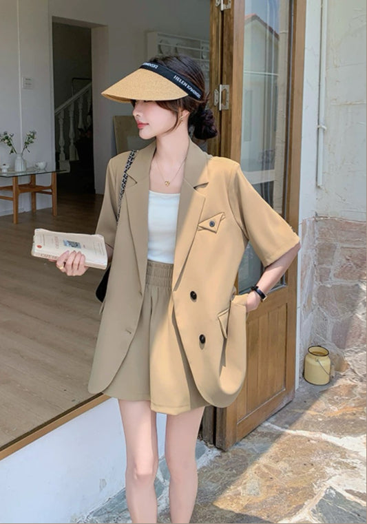 카키 테일러드 투피스