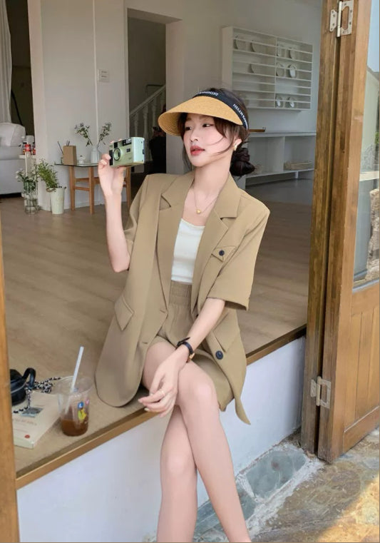 카키 테일러드 투피스