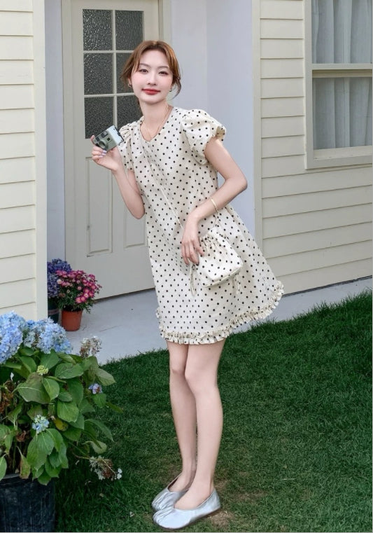 퍼프소매 도트 스커트