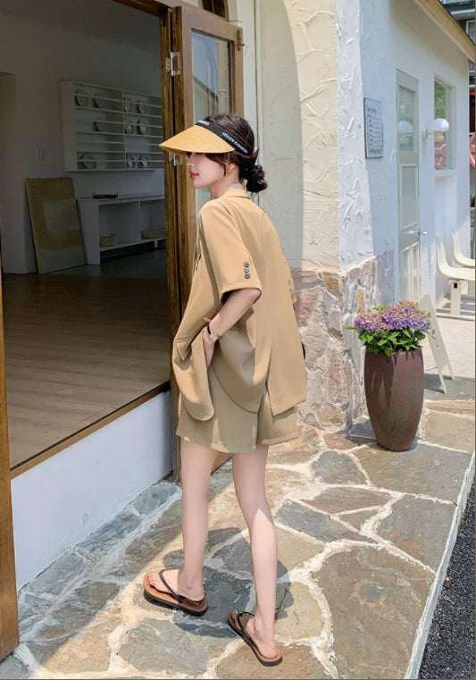 카키 테일러드 투피스