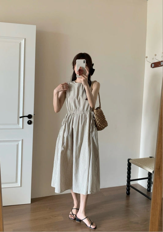 카키 민소매 스트라이프 스커트