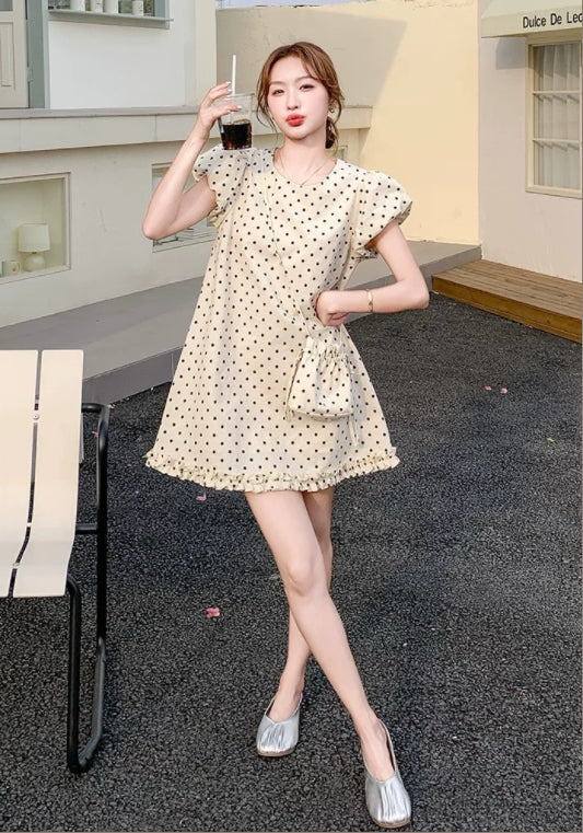 퍼프소매 도트 스커트