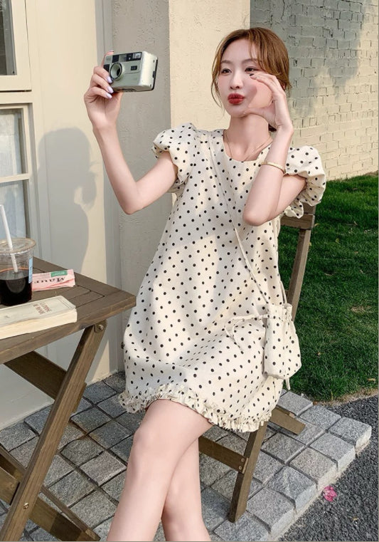 퍼프소매 도트 스커트