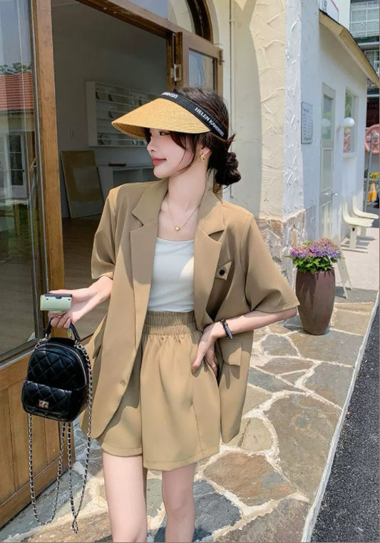 카키 테일러드 투피스