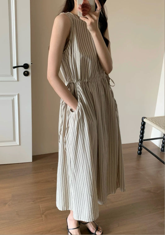 카키 민소매 스트라이프 스커트